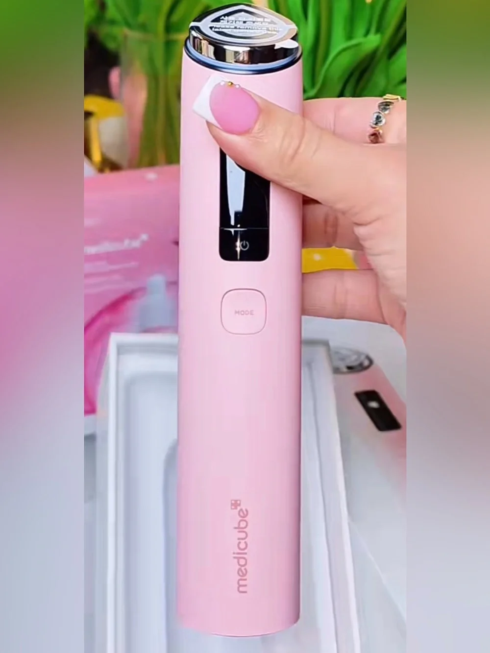 NIB Medicube Booster Pro X2 Pink W/ PDRN Serum